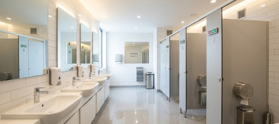 What Our Washroom Deep Cleaning Service Covers in Full