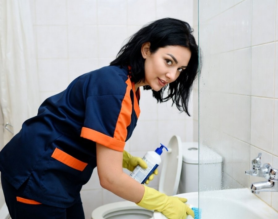 Why Our Professional End of Tenancy Cleaners Outperform DIY Cleaning Every Time